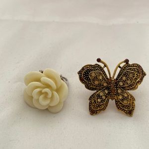 Anillo de rosas un lindo talla 7 y el anillo de mariposa una sola talla
